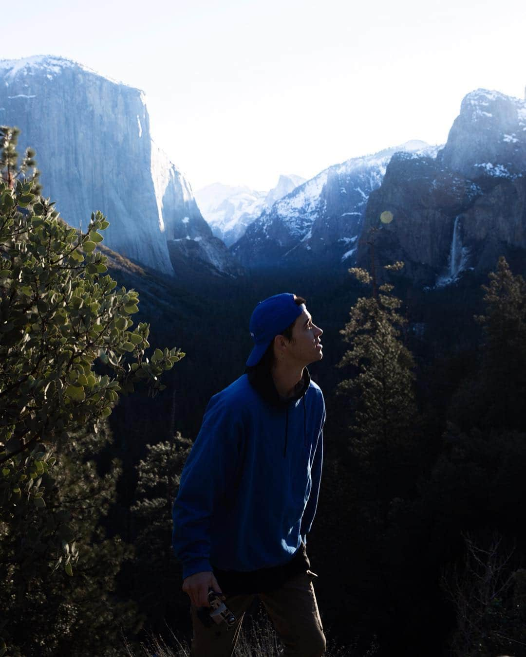 ナッシュ・グリアさんのインスタグラム写真 - (ナッシュ・グリアInstagram)「Happy #EarthDay 🌍  Every decision you make has an impact on the future of our planet! Buying local, supporting small businesses/organic farming, swapping plastics for reusable materials and cutting out meat/dairy once a week are just a few of the things you can do to immediately make a difference! The fate of entire species and their ecosystems is in our hands, it’s beyond time to start acting like it ♻️」4月23日 4時17分 - nashgrier