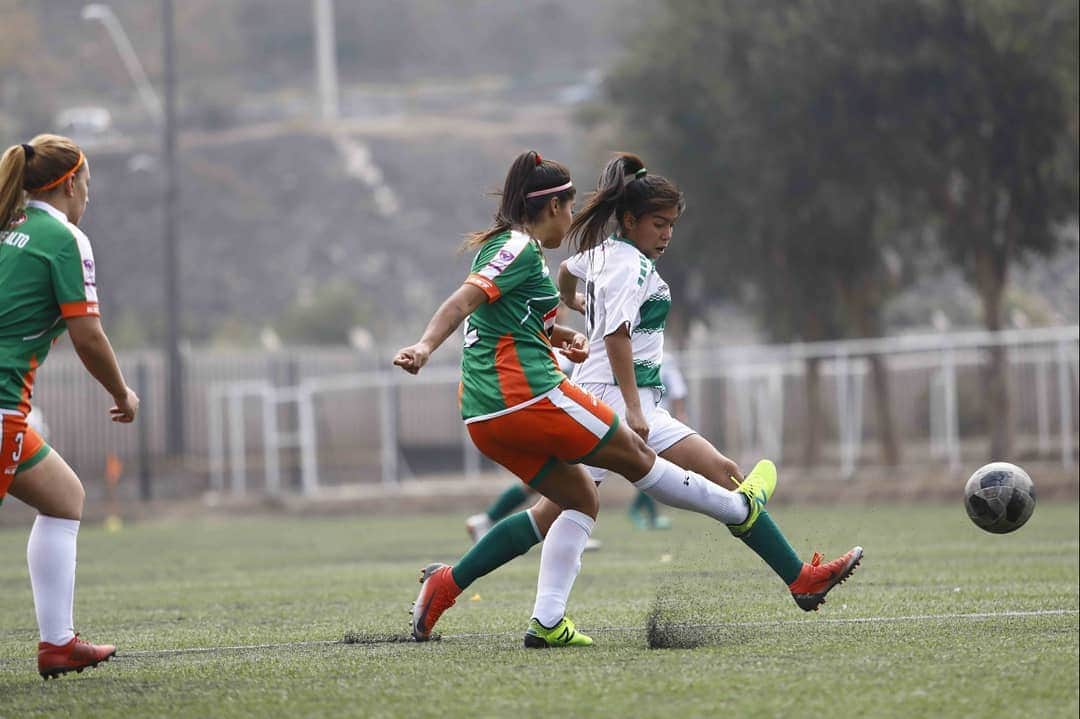サッカー チリ代表チームさんのインスタグラム写真 - (サッカー チリ代表チームInstagram)「Revisa lo mejor del triunfo de @deportes_temuco_oficial ante @cobresaloficial en el complejo Amador Donoso por la serie Adulta de la #PrimeraDivisionFemenina🏆 📸Fotografías: Carlos Vera / Comunicaciones ANFP」4月23日 4時31分 - campeonatochi