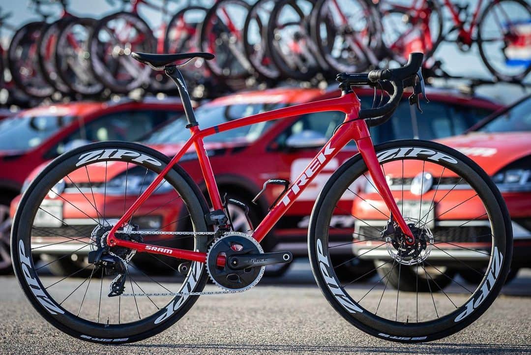 Zipp Speed Weaponryさんのインスタグラム写真 - (Zipp Speed WeaponryInstagram)「A ‘spare’ bike with excessive speed and style... 👌  #sramnrs #eTapAXS #ZippSpeed #MakingYouFaster 📷 @photowil」4月23日 4時34分 - zippspeed