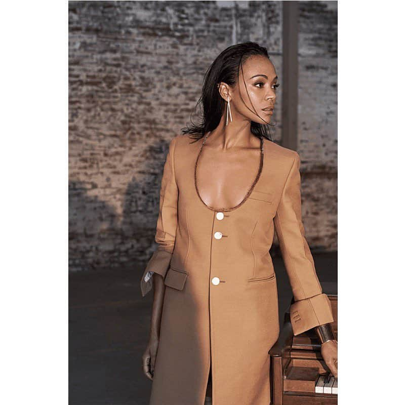 ペトラ・フラナリーさんのインスタグラム写真 - (ペトラ・フラナリーInstagram)「💥💥💥 @zoesaldana @whowhatwear  @garymantoosh 📷: @photobyhudson  styling: @petraflannery makeup: @amyoresman hair: @mararoszak  manicurist: @tinagauld」4月23日 5時09分 - petraflannery