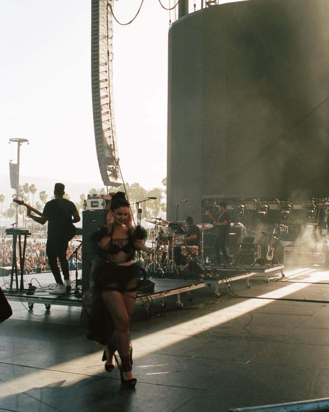 サブリナ・クラウディオさんのインスタグラム写真 - (サブリナ・クラウディオInstagram)「first ever coachella in the books ⚡️thank you to everyone & everything. an extra big thank you to my supporters around the world who (whom*? idk) have helped me get on this lineup. fully in love & completely content with where my purpose & you guys have taken me. I luv uuuu 💛」4月23日 6時19分 - sabrinaclaudio