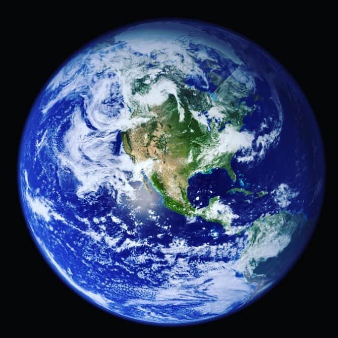 キャメロン・ディアスのインスタグラム：「I CAN’T LIVE WITHOUT YOU. 🌎 #earthday」