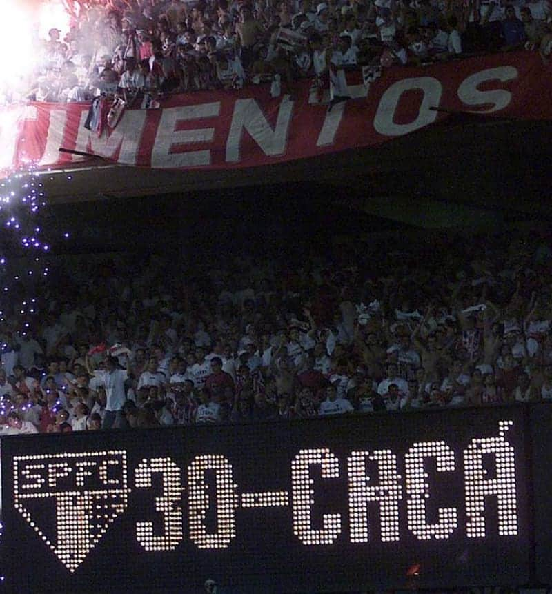 São Paulo FCさんのインスタグラム写真 - (São Paulo FCInstagram)「Hoje é aniversário de um são-paulino que construiu sua trajetória no Tricolor e carrega consigo, até hoje, todos os valores de respeito à nossa camisa. Parabéns, @kaka! 🇾🇪」4月23日 6時37分 - saopaulofc