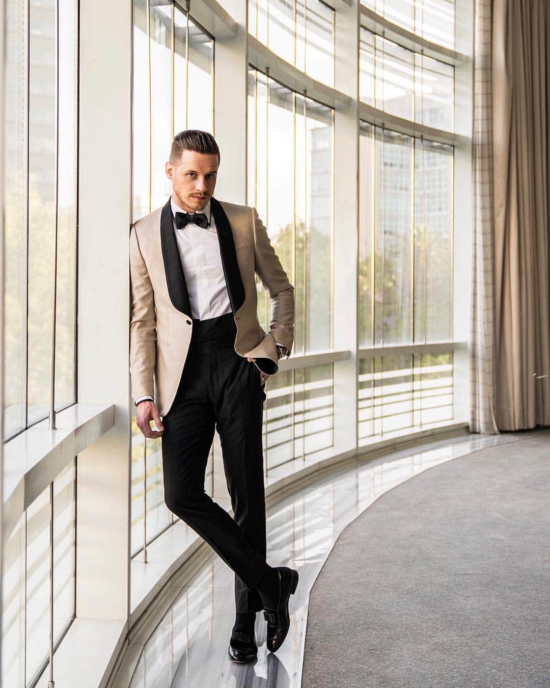 aleksmusikaさんのインスタグラム写真 - (aleksmusikaInstagram)「• #MusikaNY Give Me An Excuse To Rock #Blacktie and I’m There Every time #musikacruisecollection @musika • 📸 @krie8ta 🎥 @juanesque #mensfashion #menswear #gq #tux」4月23日 6時57分 - aleksmusika