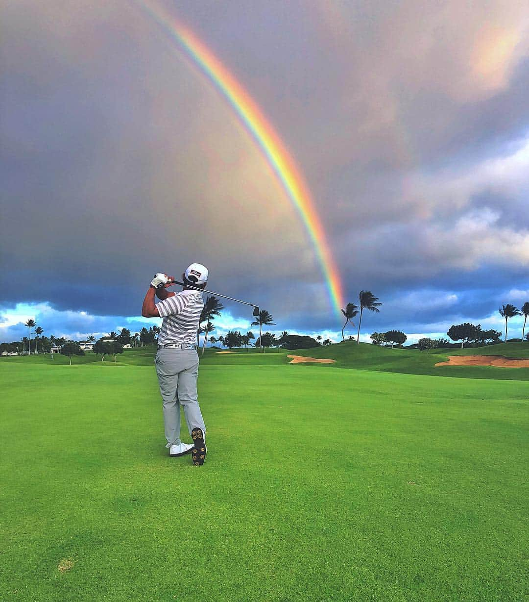 タッド・フジカワさんのインスタグラム写真 - (タッド・フジカワInstagram)「Birth place: EARTH🌎 Race: HUMAN👫👭👬 Politics: FREEDOM🙏🏽💕🌈🏳️‍🌈 Religion: LOVE❤️🧡💛💚💙💜 • • #earthday #professional #golfer #athlete #asian #life #love #selfie #lovewins #home #beautiful #hawaii #oahu #sea #ocean #rainbow #earth #inspiration #gay #instagay #gayguy #gayboy #inclusion #lgbtq #advocate #instagram #influencer #wanderlust #picoftheday」4月23日 7時00分 - taddy808