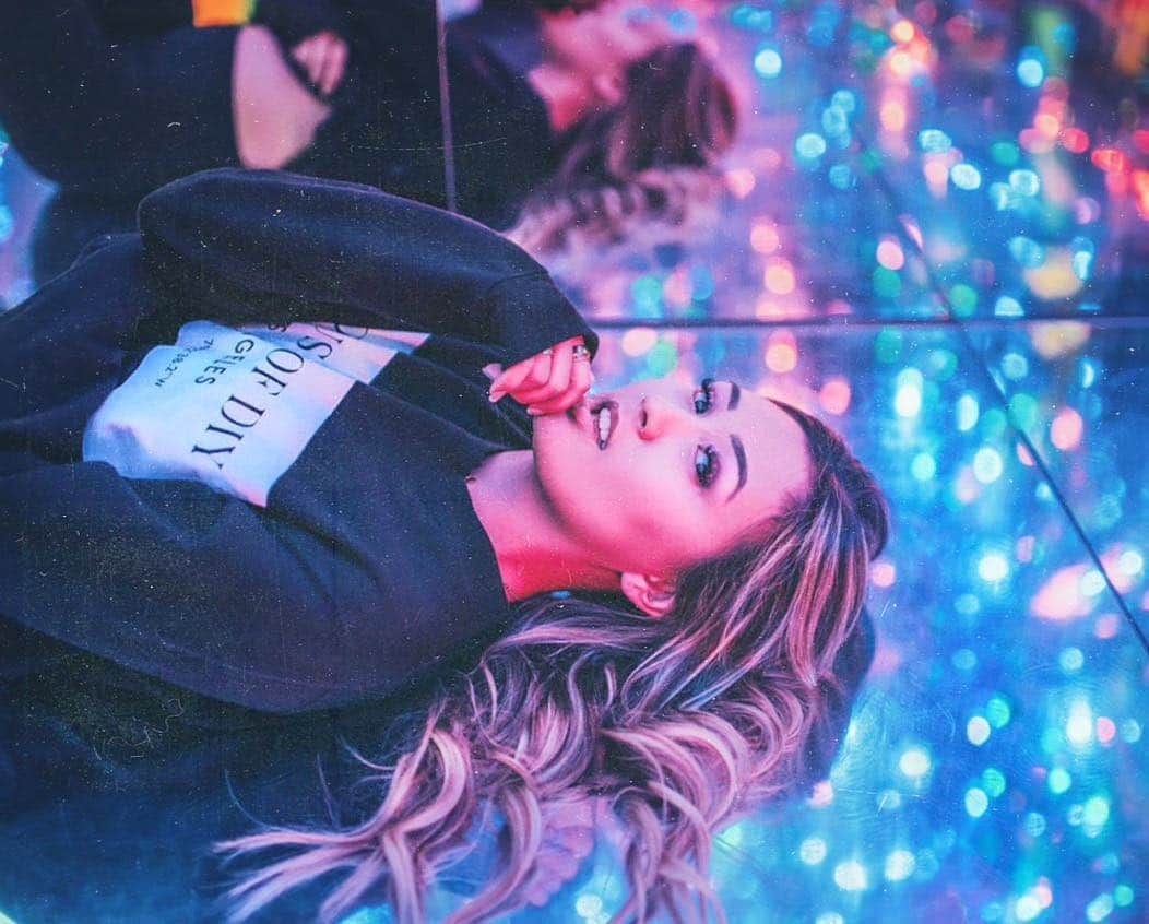 Lauren Riihimakiさんのインスタグラム写真 - (Lauren RiihimakiInstagram)「thinkin bout u 💫」4月23日 7時02分 - laurdiy