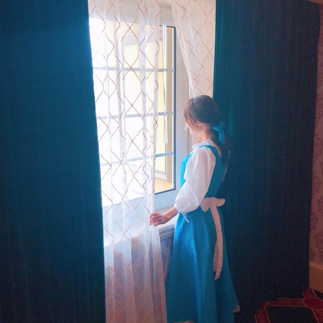 のインスタグラム：「おはようございます♡ೄ̥̽︎ 朝っぽい写真☀︎ ・  写真#東京ディズニーランドホテル #ランドホテル #美女と野獣ルーム #Disney  #ディズニー #美女と野獣 #beautyandthebeast  #ベル #Belle #ディズニー大好き」