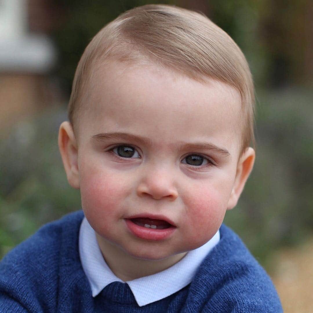 CNNさんのインスタグラム写真 - (CNNInstagram)「Three new photos of the UK's Prince Louis were released by his parents, Prince William and Catherine, Duchess of Cambridge, ahead of his first birthday 🎉 Louis was born on April 23, 2018, becoming fifth in line to the throne behind his older siblings Prince George and Princess Charlotte, ages 5 and 3. (📸: Duchess of Cambridge/PA Wire)」4月23日 7時13分 - cnn