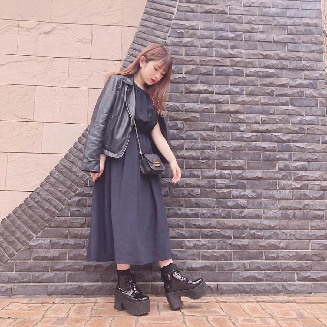 青木菜花のインスタグラム：「.﻿ .﻿ #なのふぁっしょん ﻿ ワンピース楽ちんで可愛くて何個ももってる😙﻿ ﻿ みんなはどんな服装がみたいですか？🤔﻿ .﻿ .﻿ #gu_for_all ﻿ #GUstyle﻿ #gupr﻿ #ワンピース﻿ #ギャザーワンピース ﻿  #なのふぁっしょん #instalike #instagood #l4l」