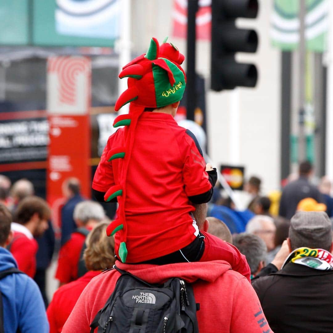 ラグビーワールドカップさんのインスタグラム写真 - (ラグビーワールドカップInstagram)「. 2019年のヨーロッパ王者に輝いたウェールズ代表🏴󠁧󠁢󠁷󠁬󠁳󠁿 「レッドドラゴン」の愛称で親しまれています🐲🔴 . ラグビーワールドカップ2019では、こんな可愛いドラゴンがいるかも✨ . @welshrugbyunion  #RWC2019 #Rugby #Rugbygram #Sport #Wales #RedDragon #Red #HWFN #Dragon #Kids #Children #ラグビー #ドラゴンの日 #ドラゴン #赤」4月23日 18時40分 - rugbyworldcupjp