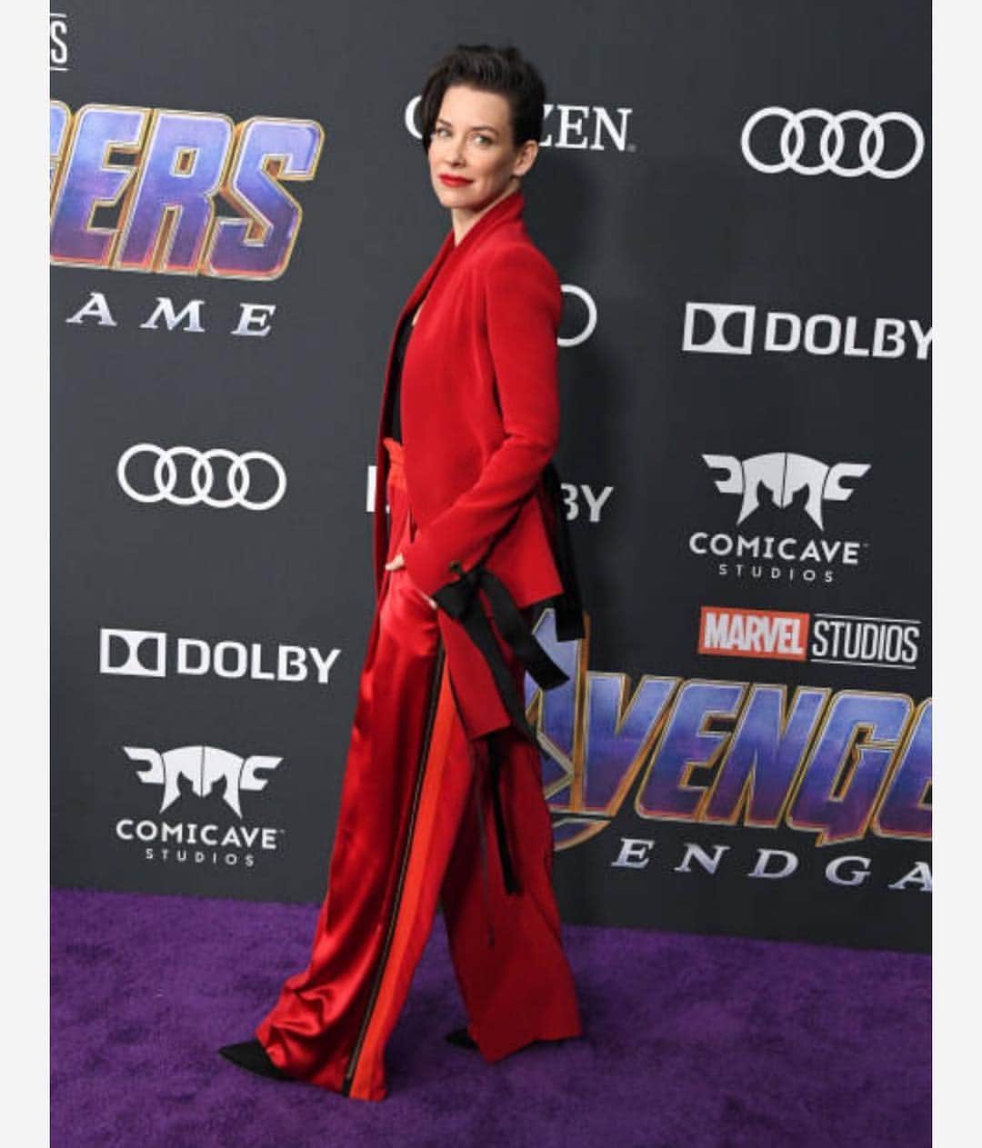 エヴァンジェリン・リリーさんのインスタグラム写真 - (エヴァンジェリン・リリーInstagram)「Suit @denis_gagnon  Hair @giannandreahair  MakeUp @lisastoreymakeup  Movie #incredible . #avengersendgame #nostylist #mystyle」4月23日 17時26分 - evangelinelillyofficial