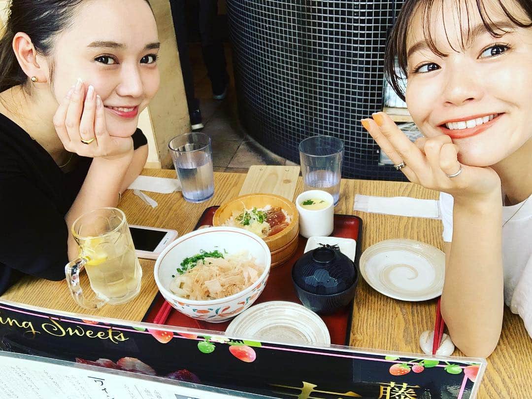 西本早希のインスタグラム：「・ ちーちゃんと ランチを半分こ 👩‍❤️‍💋‍👩! いつ会っても 赤ちゃんみたいに お肌つるっつる 👶🏻! ・ すごく ひさしぶりなのに  気遣わず会える人 😇💭」