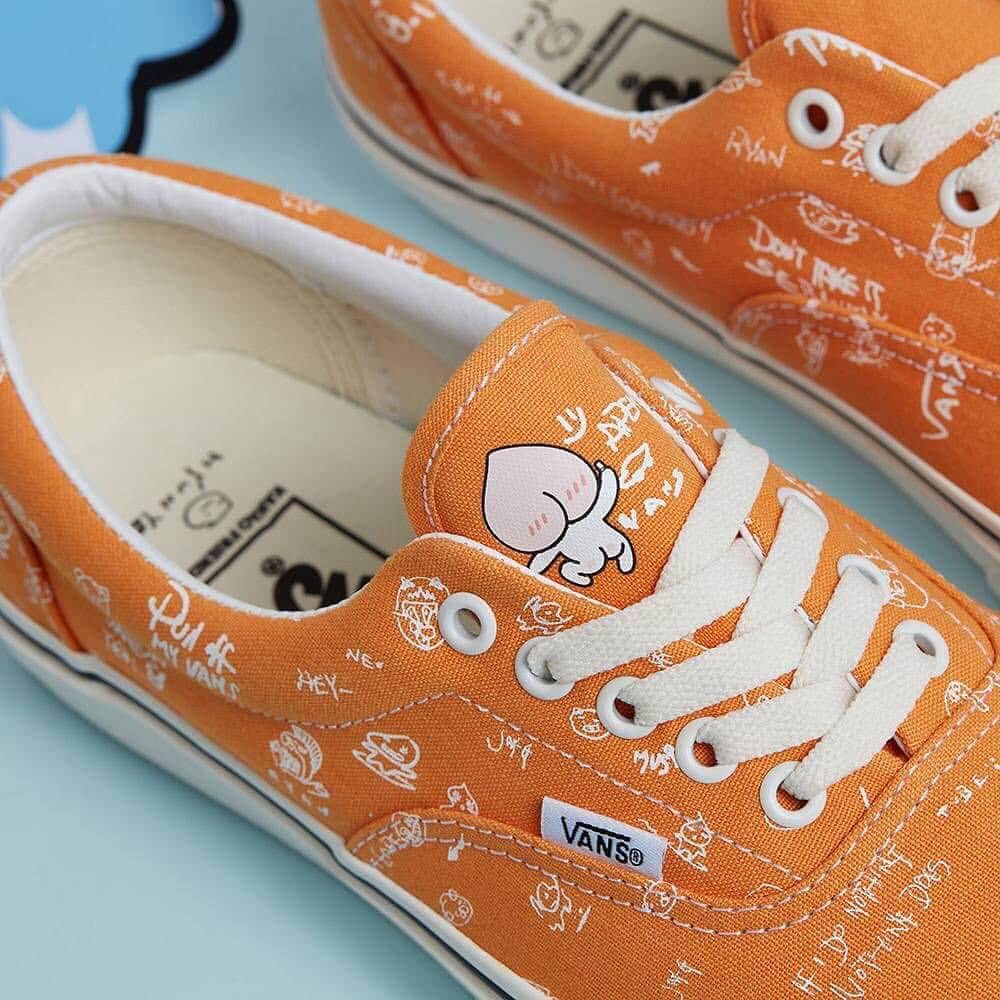 HYPEBEASTさんのインスタグラム写真 - (HYPEBEASTInstagram)「@hypebeastkicks: @vans is introducing a new collaborative collection alongside Korean media brand @kakaofriends_official and artist Hyunye. The Slip-On, Era and Old Skool silhouettes have been reimagined with the Kakao Friends characters in tones of orange, purple and blue. It’ll all be available on May 3 at the Vans website, select Vans retailer and the Kakao Friends website.  Photo: Vans」4月23日 17時55分 - hypebeast