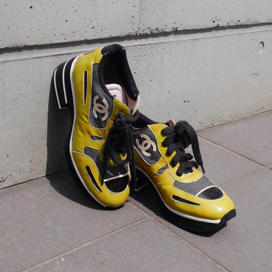 Vintage Brand Boutique AMOREさんのインスタグラム写真 - (Vintage Brand Boutique AMOREInstagram)「Vintage Chanel high-tech sneakers 👟  No size description.(About size 36)▶︎Free Shipping Worldwide✈️ ≫≫≫ DM for more information 📩 info@amorevintagetokyo.com #AMOREvintage #AMORETOKYO #tokyo #Omotesando #Aoyama #harajuku #vintage #vintageshop #ヴィンテージ #ヴィンテージショップ #アモーレ #アモーレトーキョー #表参道 #青山 #原宿#東京 #chanel #chanelvintage #vintagechanel #ヴィンテージ #シャネル #ヴィンテージシャネル #amorewardrobe #アモーレワードローブ」4月23日 17時58分 - amore_tokyo