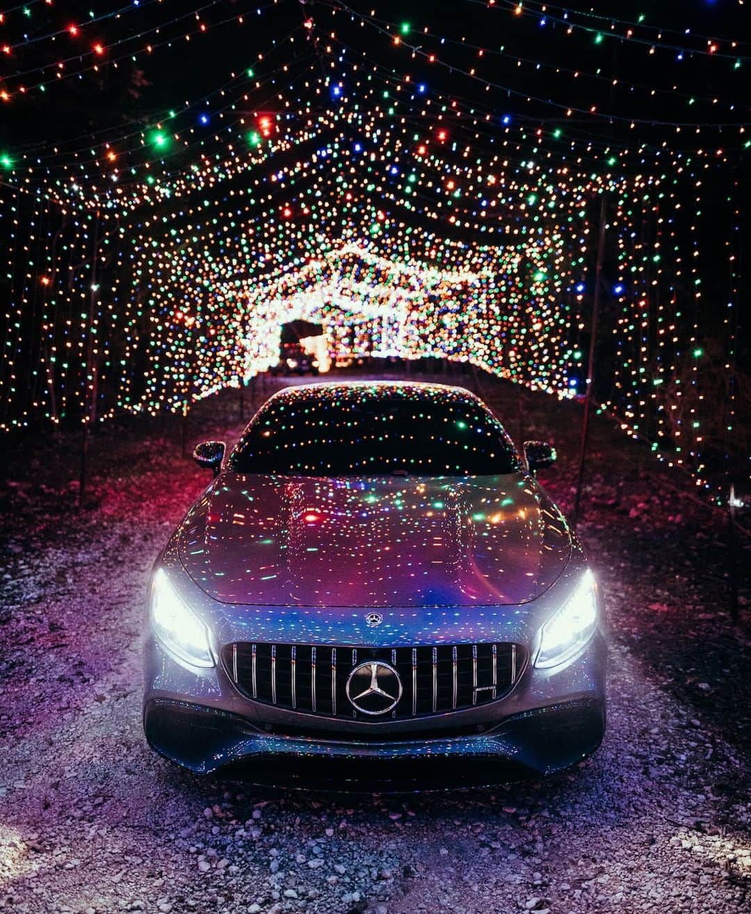 Mercedes AMGさんのインスタグラム写真 - (Mercedes AMGInstagram)「[Fuel consumption combined: 11.2 l/100km | CO2 emissions combined: 254 g/km]  Light up the night with style, you'll have no choice in the Mercedes-AMG S 63 4MATIC+ Coupé.  Photos: @bastihansen via @mercedesbenz_de  #MercedesAMG #DrivingPerformance #SClass」4月23日 18時00分 - mercedesamg