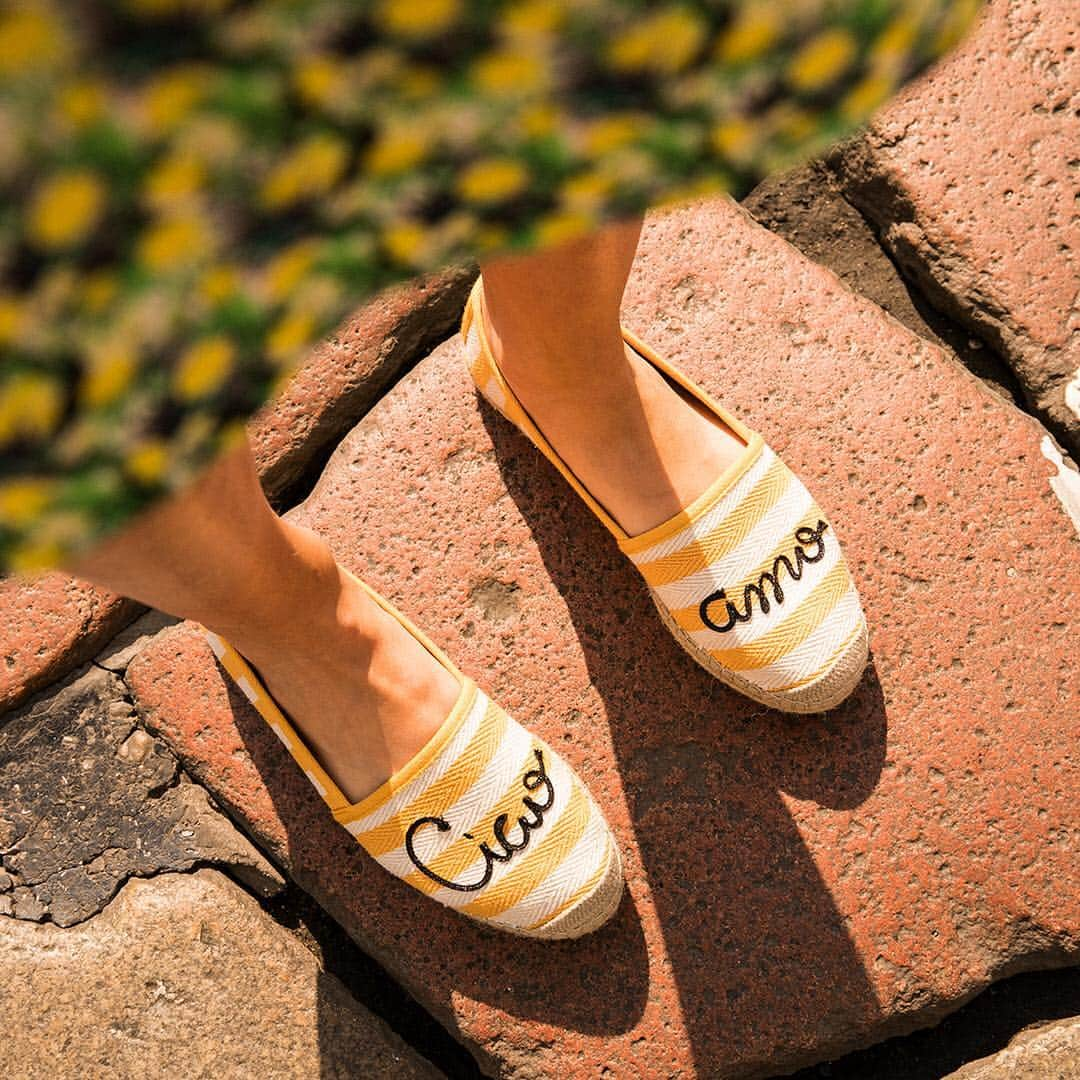 Blonde Saladさんのインスタグラム写真 - (Blonde SaladInstagram)「🌈CIAO AMO🌈 Give a romantic touch to your summer looks with our limited edition @vidorreta_es X The Blonde Salad espadrilles! 💛 #theblondesalad #newcollection #ss19 #fashion #shoppingonline」4月23日 18時11分 - theblondesalad