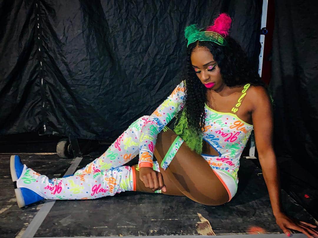 WWEさんのインスタグラム写真 - (WWEInstagram)「@trinity_fatu is ready to bring the the glow to Monday nights! She takes on one half of the #IIconics and WWE Women’s Tag Team Champions @billiekaywwe NEXT! #Raw」4月23日 9時43分 - wwe