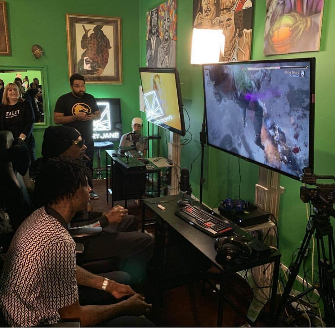 スヌープ・ドッグさんのインスタグラム写真 - (スヌープ・ドッグInstagram)「11. @mortalkombat 11 wit my neffew @21savage 🏆 #MK11 #SponsoredbyWBgames mixer.com/snoopdogg」4月23日 10時17分 - snoopdogg