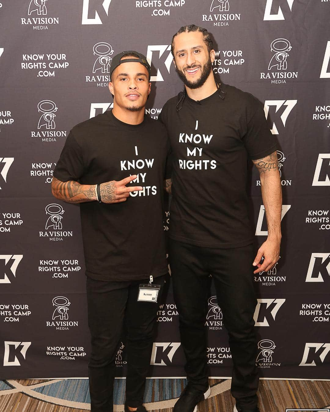 コリン・キャパニックさんのインスタグラム写真 - (コリン・キャパニックInstagram)「Happy Birthday to my Brother @kstills one of the most genuine and caring people I know! I appreciate you fighting for the people, not only by kneeling, but also your continued work in our communities! It’s truly been a pleasure being on this journey with you. Keep shining your light on the world! The best is yet to come! We all celebrate you today! ✊🏾」4月23日 10時42分 - kaepernick7