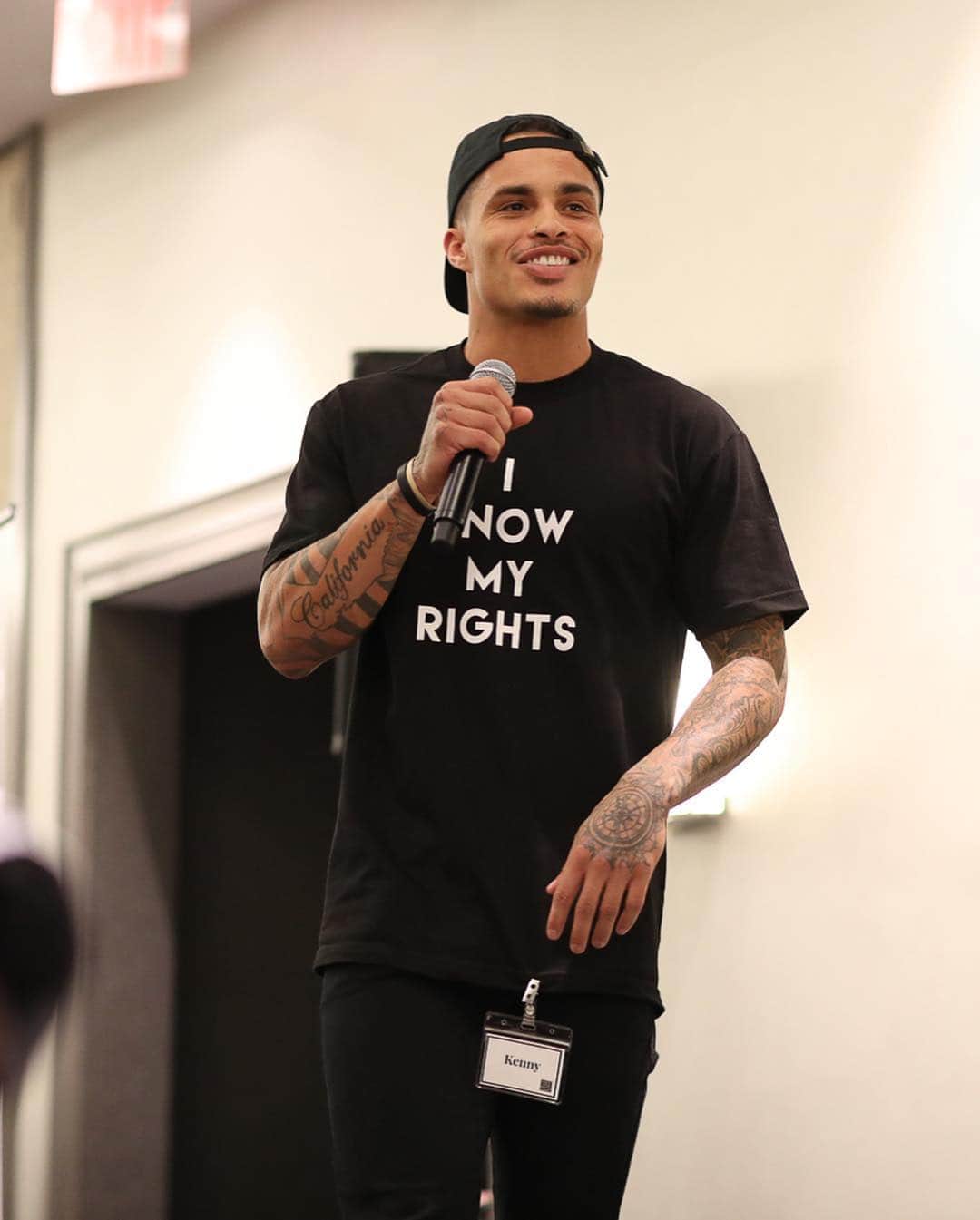 コリン・キャパニックのインスタグラム：「Happy Birthday to my Brother @kstills one of the most genuine and caring people I know! I appreciate you fighting for the people, not only by kneeling, but also your continued work in our communities! It’s truly been a pleasure being on this journey with you. Keep shining your light on the world! The best is yet to come! We all celebrate you today! ✊🏾」