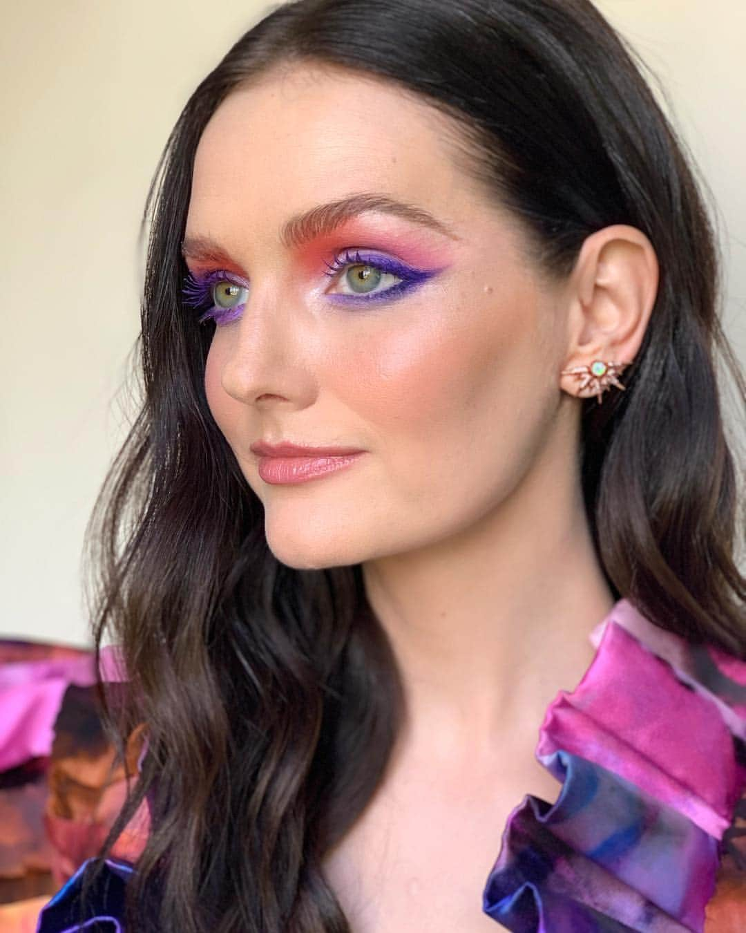 レイチェル・グッドウィンさんのインスタグラム写真 - (レイチェル・グッドウィンInstagram)「Technicolor dream girl 🌈✨ @lydiahearst tonight for the #avengersendgame premiere Hair @matthewstylist Styling @josephcassell1 💄 #rachelgoodwinmakeup」4月23日 10時49分 - rachelgoodwinmakeup