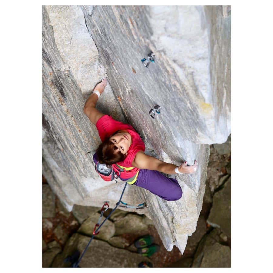 小林由佳のインスタグラム：「MAMMUT FIELD PHOTOキャンペーン やってるよ!🙋🏻‍♀️ みんなはもう投稿した？🐕⋆* ・ ・ 【CLIMB編】 ▷Togira Light Women(旧) ▷Bionic Express ▷Togir Chalk Bag ・ ・ #MAMMUTFIELDPHOTOキャンペーン #マムートフィールドフォト  #マムート @mammut_japan」