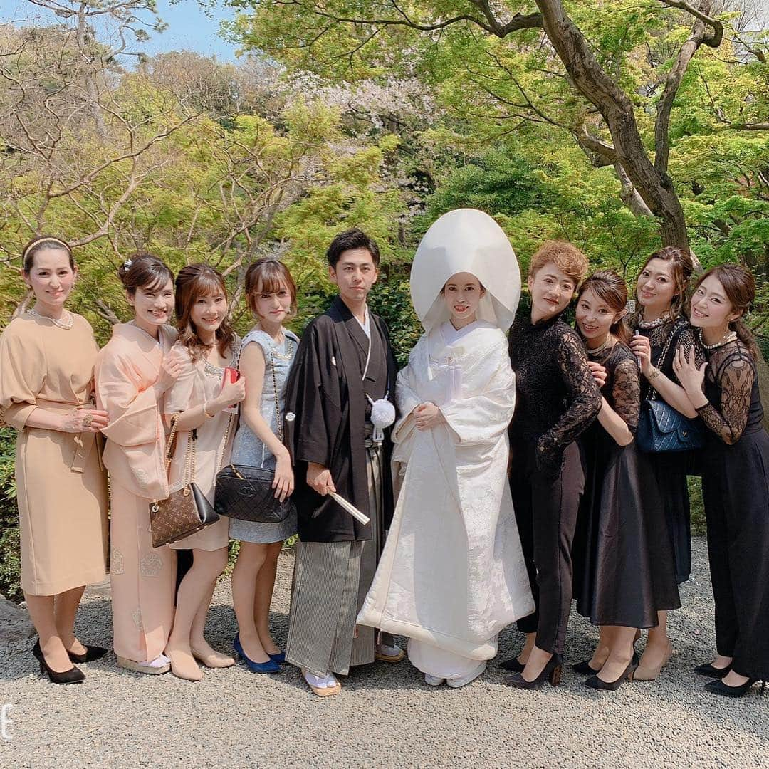 奥山絵里奈さんのインスタグラム写真 - (奥山絵里奈Instagram)「先日後輩の舞の#結婚式 へ！ #八芳園 での式は和洋見れてとても楽しかったし本当に綺麗で見惚れてしまった🥺 和服がこんなに似合うなんて！ そして本当に愛に溢れた、とても舞は周りに愛されてるなぁと感じる式でした。みんな号泣笑 友人の舞を思いやる言葉に私も号泣笑 いつも気が利いて面白い舞♫ 素適な家庭になること間違いなし🥺💕 #八芳園花嫁 #八芳園ウェディング #八芳園結婚式 #和装結婚式 #結婚式コーデ #weddingparty #洋装和装 #美男美女 #美男美女カップル #結婚」4月23日 11時29分 - erinaokuyama