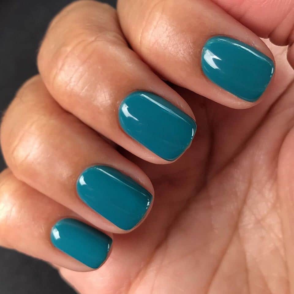 OPIさんのインスタグラム写真 - (OPIInstagram)「Mesmerized by your teal mani @eatyourmakeup #ColorIsTheAnswer #OPIObsessed⁣⠀ ⁣⠀ ⁣⠀ #beauty #gloss #notd #nailstagram #manicure」4月23日 11時32分 - opi