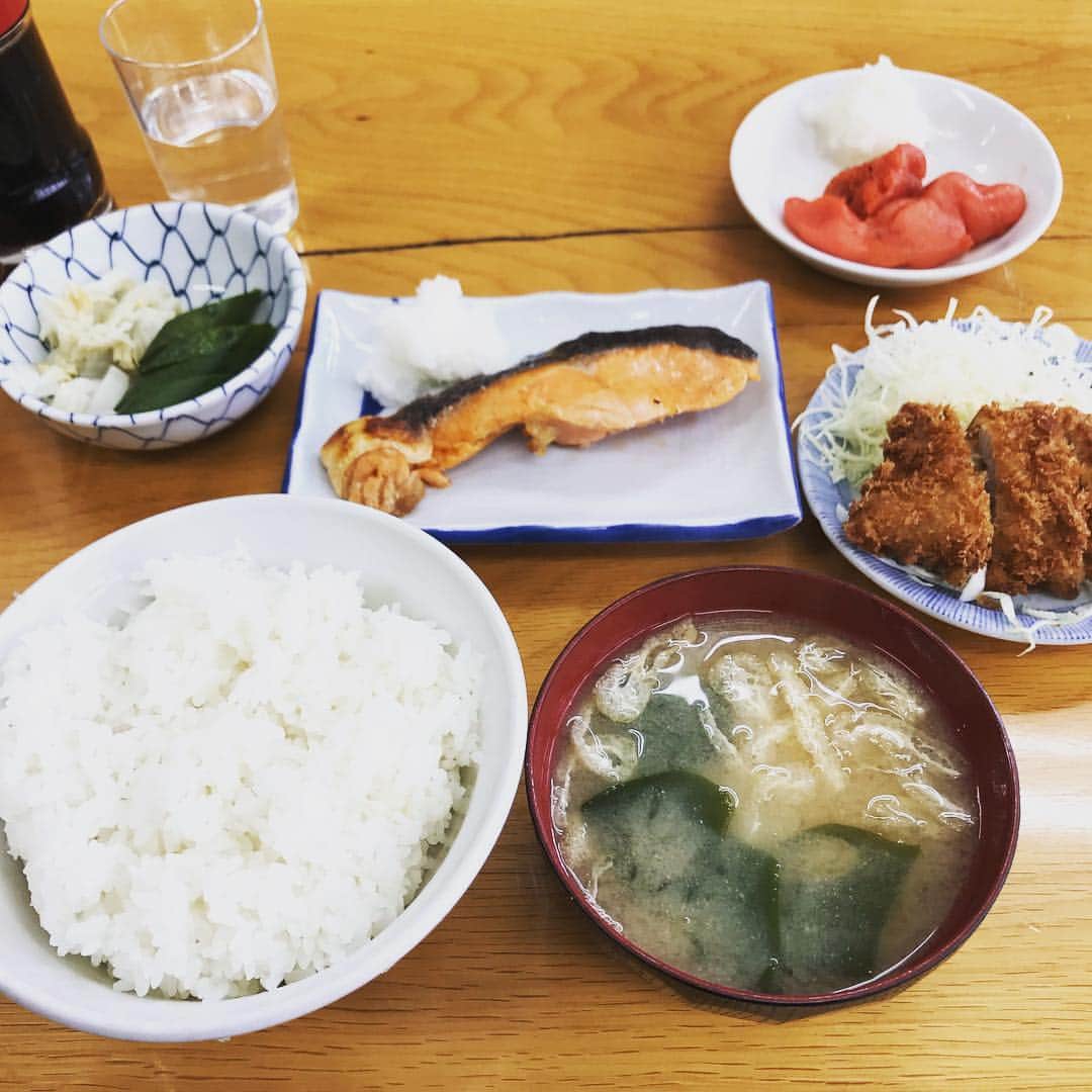ハチミツ二郎さんのインスタグラム写真 - (ハチミツ二郎Instagram)「私の家の近くには 良い食堂があります。」4月23日 11時34分 - jirohachimitsu