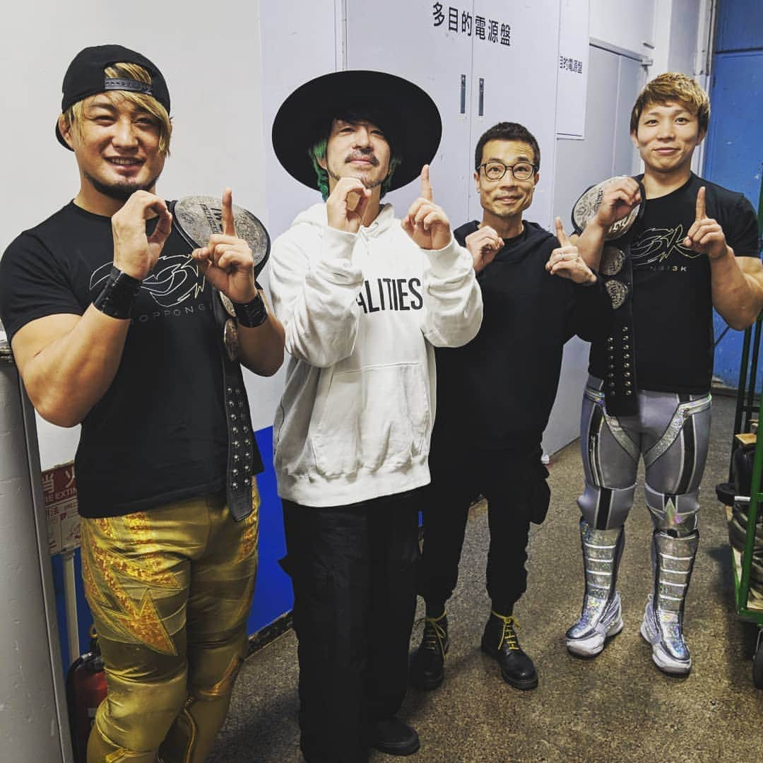 磯部正文さんのインスタグラム写真 - (磯部正文Instagram)「昨日は市川パイセンと新日本プロレス観戦 タナが怪我の治療で試合に出れてないのが残念でしたが YOH&SHO  SANADA選手に挨拶 全試合満喫し  特に５vs５マッチは見応えありました！」4月23日 11時45分 - masafumiisobe