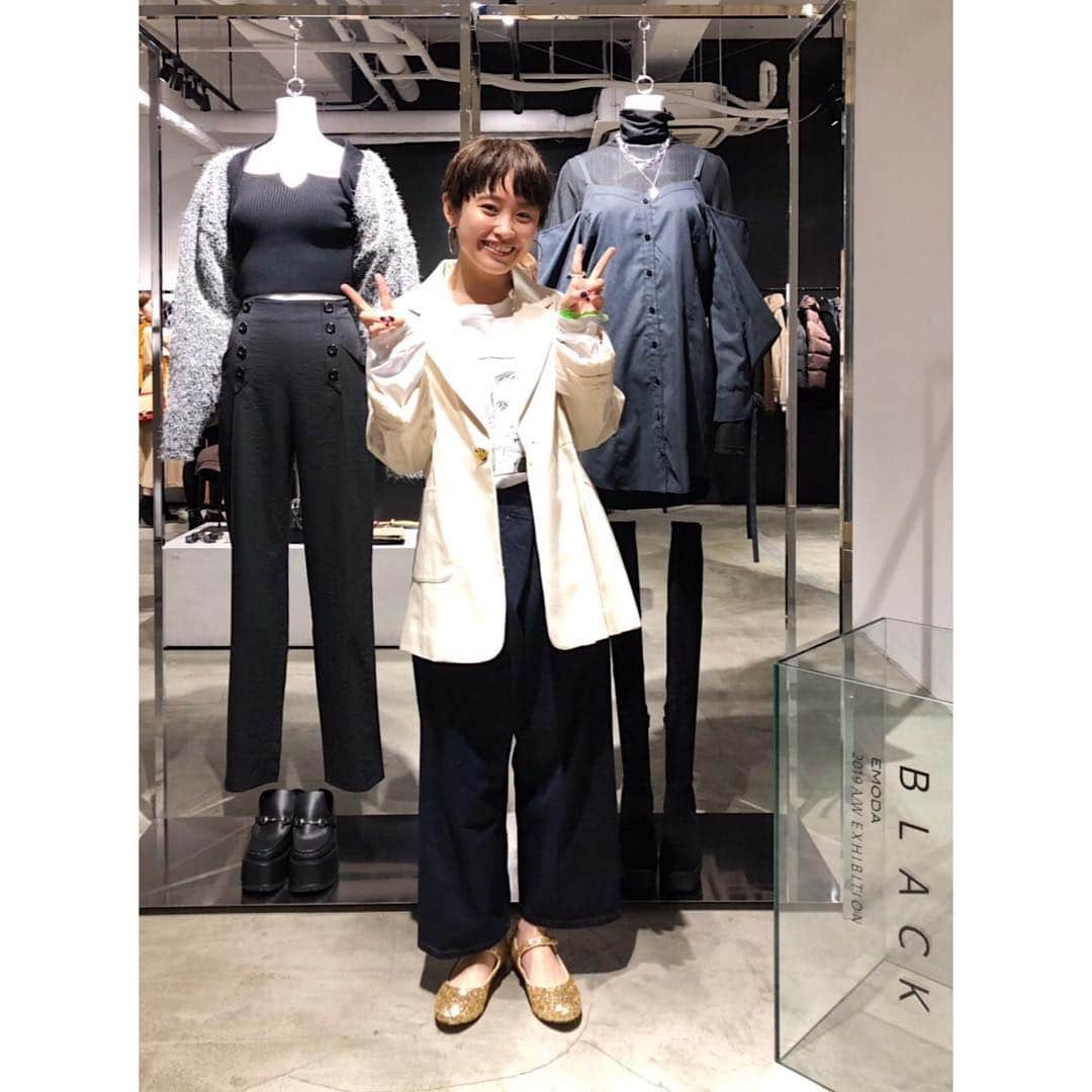 EMODAさんのインスタグラム写真 - (EMODAInstagram)「ㅤㅤㅤ  2019 Autumn/Winter EXHIBITION -BLACK-ㅤㅤㅤ  ㅤㅤㅤ ㅤㅤㅤ  SNAP✔️📷ㅤㅤㅤ  ㅤㅤㅤ  Special thanks❤️ ㅤㅤㅤ ㅤㅤㅤ ㅤㅤㅤ OFFICIAL BLOGにて展示会の様子を公開中👀 ㅤㅤㅤ #EMODA #EXHIBITION #autumn  #winter  ㅤㅤㅤ ㅤㅤㅤ #高橋愛  #あびる優 #ソンイ #難波サキ #河内セリア #藤田杏奈 #小泉梓 #江野沢愛美  #池田アリス #永井麻央」4月23日 12時02分 - emoda_official