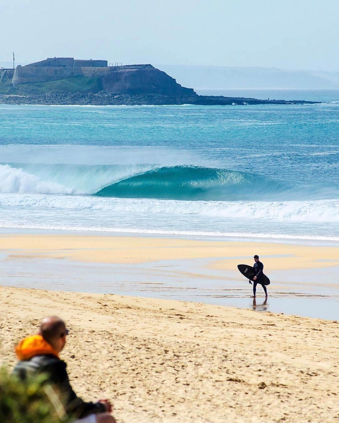 surflineさんのインスタグラム写真 - (surflineInstagram)「Easter Sunday in Portugal. 📷: @helio_antonio」4月23日 12時00分 - surfline