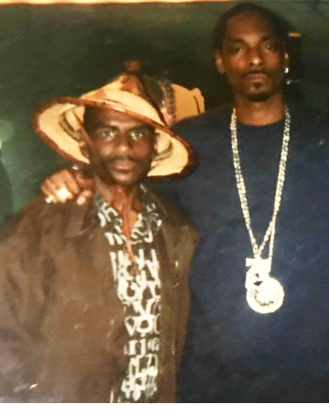 スヌープ・ドッグさんのインスタグラム写真 - (スヌープ・ドッグInstagram)「Willie Lord.  Chicago.  G. 🙏🏾🤜🏾. 2002」4月23日 12時07分 - snoopdogg