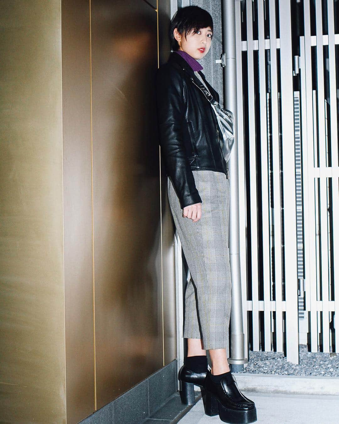 Fashionsnap.comさんのインスタグラム写真 - (Fashionsnap.comInstagram)「【#スナップ_fs】 Name まりな  Jacket #MICHAELKORS Knitwear #BEAMS Dress #SLY Nag #MOUSSY Shoes #EMODA  #fashionsnap #fashionsnap_women」4月23日 12時14分 - fashionsnapcom