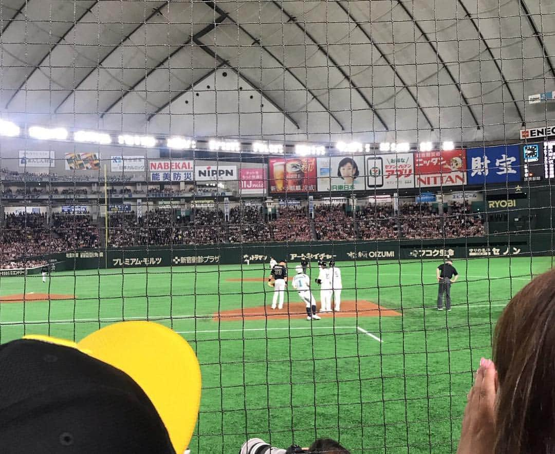 大湯みほさんのインスタグラム写真 - (大湯みほInstagram)「……… I went to the ''Tokyo dome" to see the baseball match ✨with Ayumi🌼 very exciting game ‼︎ ✨it was fun last night.✨ ・ #baseball #game #softbank #oryx #⚾️ #sports #friend #likemysister #love #👭 #smile #happy #enjoy」4月23日 12時17分 - nukazukemiho0320