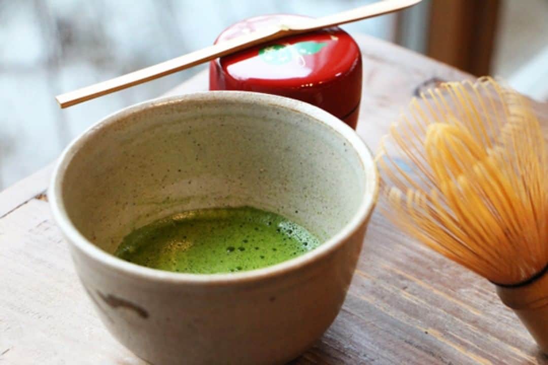 日本全国お取り寄せ手帖WEBさんのインスタグラム写真 - (日本全国お取り寄せ手帖WEBInstagram)「春だから食べたくなる！　抹茶のお菓子５選 春らしさを感じる色といえば新緑の「緑」ですが、今回は、そんな緑鮮やかな抹茶のお菓子を厳選してお届けします。ひんやり冷たいアイスクリームからチョコレート、大福にゴーフルまで、バラエティー豊かな抹茶のお菓子はうきうきとする春の気分をさらに盛り上げてくれそうです！ https://www.otoriyosetecho.jp/gourmet/18856/ ※詳しくはプロフィール欄のURLから「日本全国お取り寄せ手帖WEB」で！▶ #お取り寄せ #お取り寄せ手帖 #東京都 #東京 #京都府 #京都 #愛知県 #愛知 #宮城県 #宮城 #抹茶ちょこ #丹波黒豆 #御菓子所山中 #喜久福 #きくふく #喜久水庵 #fraglace #宇治抹茶苺とりゅふ #お茶苺さん #伊藤久右衛門 #つじりの月 #祇園辻利」4月23日 12時18分 - otoriyose_techo