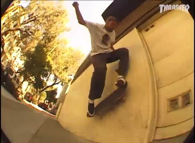 スラッシャーのインスタグラム：「Sidewalk Surfin @chrisathans 🏄🏾‍♂️ Filmed by @permavacay」