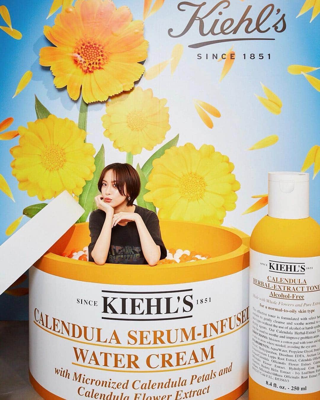 ソンイさんのインスタグラム写真 - (ソンイInstagram)「愛用している @kiehlsjp からすみわたる肌に導いてくれるキールズカレンデュラクリームが4月26日に発売されるので記念イベントへ行ってきたよ🌼🧡 先日はカレンデュラクリームの良さを体現した動画撮影もしてきました☺️ お肌に伸ばしていくと、どんどんみずみずしい質感になるテクスチャーがすごーく好き🥰 これからの時期は日焼けによるお肌トラブルもあるから手放せないアイテムになるなぁ🥺🧡 特設ページでは他のGIFも見れるよ🌼 #すみわたる肌 #キールズカレンデュラクリーム #PR」4月23日 18時54分 - sunwei1013