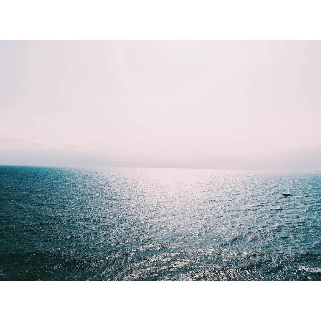 沙央くらまさんのインスタグラム写真 - (沙央くらまInstagram)「海は広い  ずっと聞いていたい 海の音 海の声  #沙央くらま #コマスタ #海が好きな人と繋がりたい  #sea」4月23日 13時46分 - kurama_sao