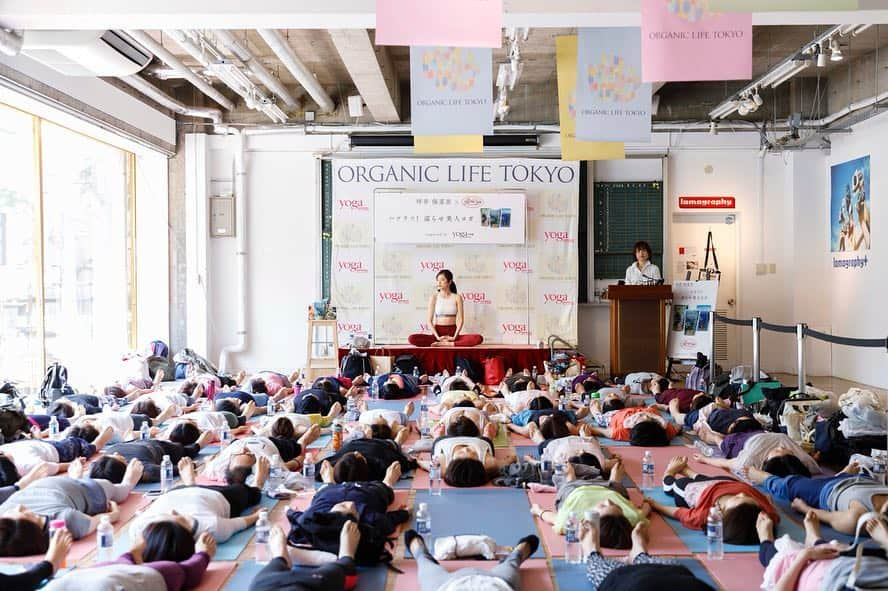 坪井保菜美さんのインスタグラム写真 - (坪井保菜美Instagram)「「ORGANIC LIFE TOKYO」 I’m happy to have a yoga lesson.  Thank you. ・ 素敵な写真をありがとうございました。 📷photo: Kenji Yamada ・ @yogajournal_japan  @seethesun_inc * ・ #organiclife #organiclifetokyo  #organiclifetokyo2019 #photo  #camera #photography #photographer  #adidas #adidaswomen  #love #yoga #lesson #instructor」4月23日 13時50分 - honamitsuboi