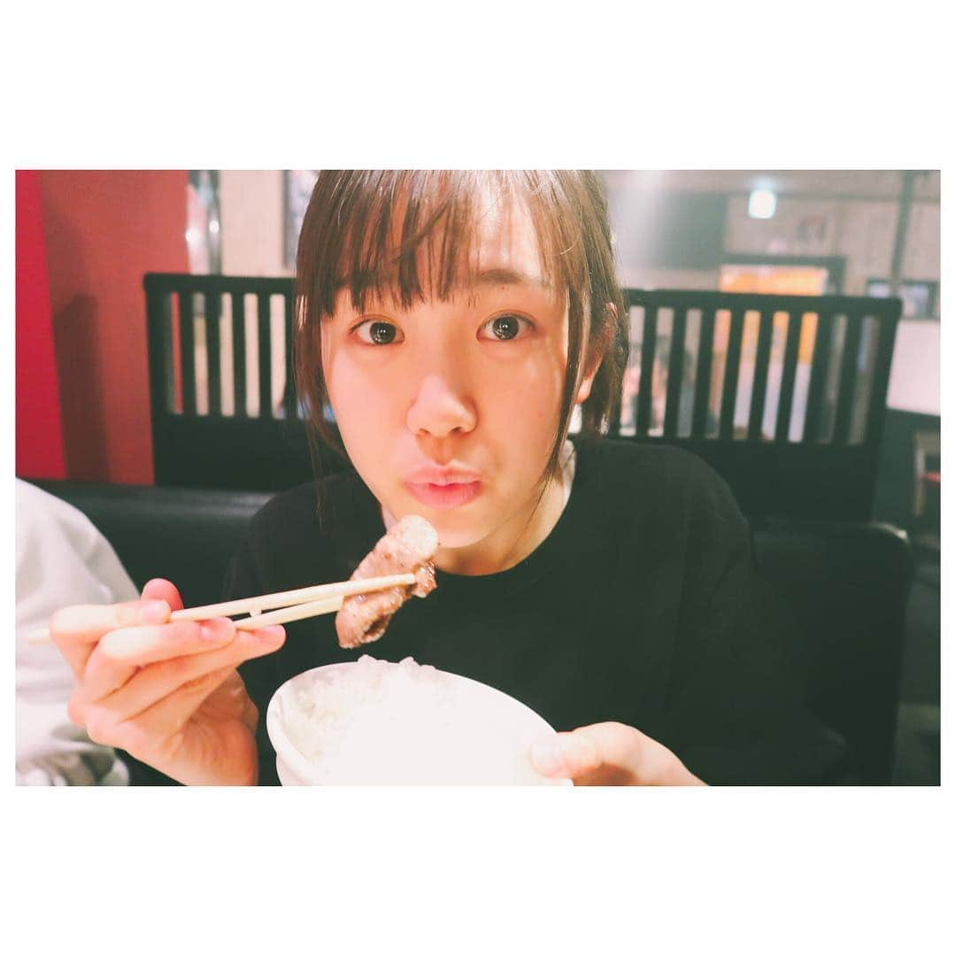 尾碕真花さんのインスタグラム写真 - (尾碕真花Instagram)「. . や！き！に！く！！🥩 . 私が愛してやまない焼肉です😍 . この間、家族がこっちに遊びに来てる時に連れて行ってもらいました！ . やっぱりお肉を食べてる時はとっても幸せな気持ちになります💞 . #尾碕真花  #焼肉」4月23日 13時53分 - ichika_osaki_official