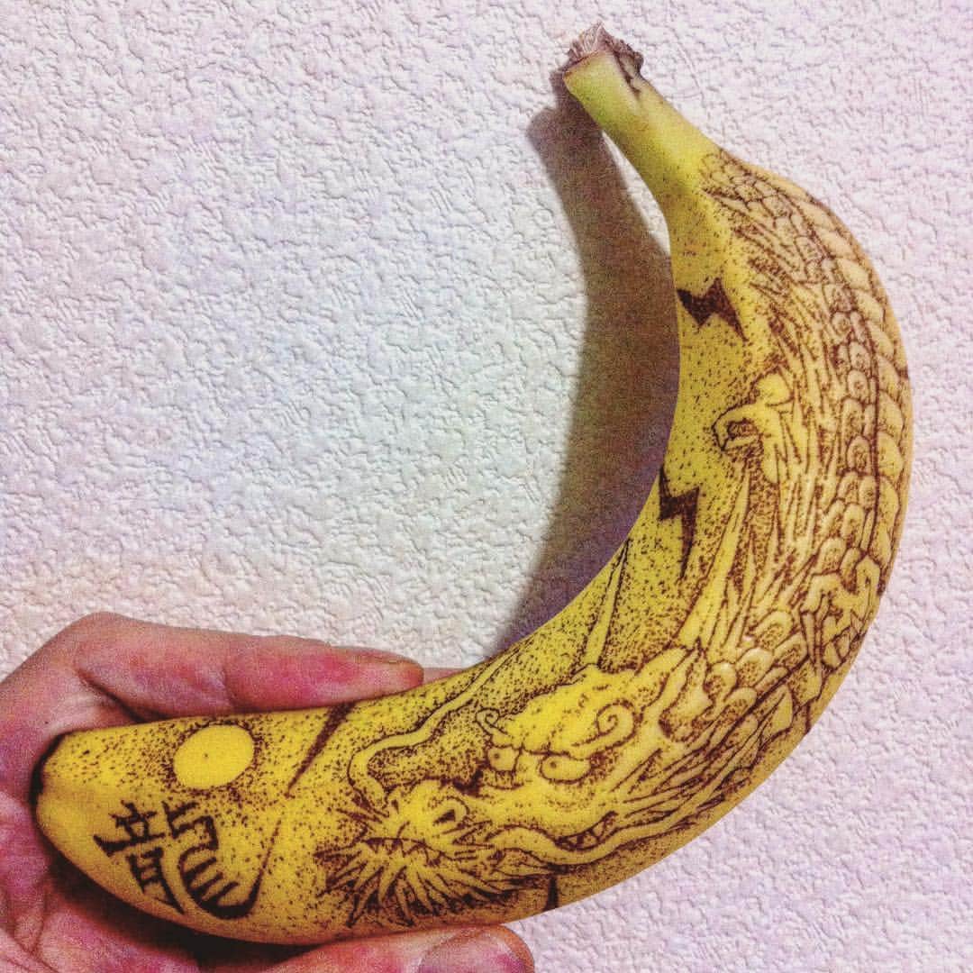 エンドケイプさんのインスタグラム写真 - (エンドケイプInstagram)「#ドラゴンの日  #バナナ #バナナアート  #バナナート #アート #創作 #エンドケイプ #dragon  #japanesedragon  #art #bananaart  #tattoo  #japan  #endcape」4月23日 13時59分 - endcape