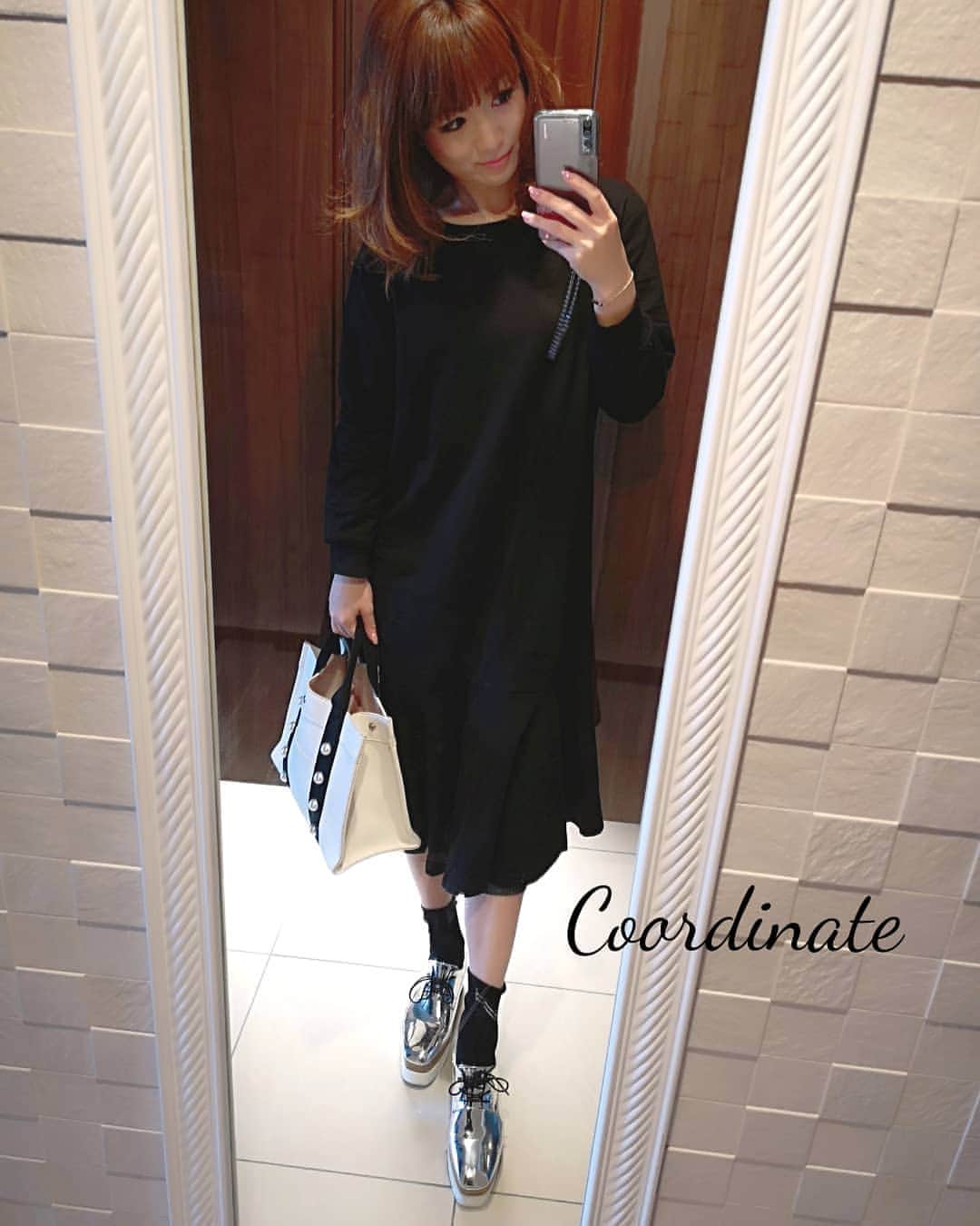 中島彩さんのインスタグラム写真 - (中島彩Instagram)「#Coordinate　#ママコーデ  ワンピース　@reedit_official バッグ　@trefleplus  ローファー　@donobanweb」4月23日 14時00分 - aya.n.aya