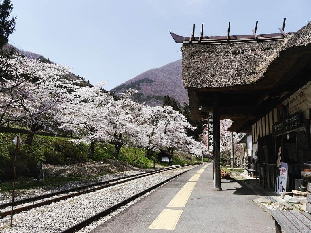 Rediscover Fukushimaさんのインスタグラム写真 - (Rediscover FukushimaInstagram)「Photos I just took at Yunokami Onsen Station 😊💕🌸」4月23日 14時10分 - rediscoverfukushima