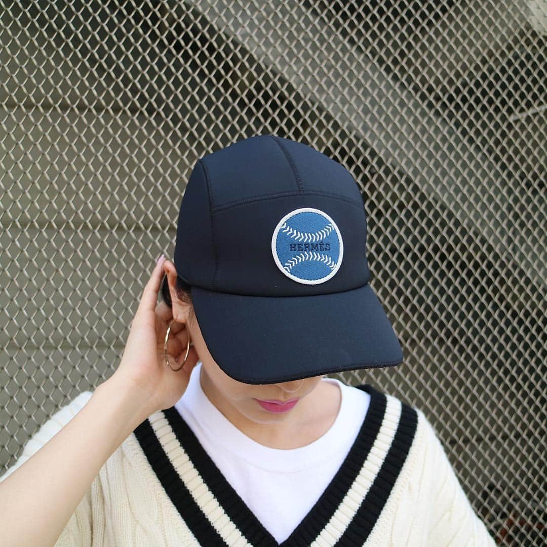 Vintage Brand Boutique AMOREさんのインスタグラム写真 - (Vintage Brand Boutique AMOREInstagram)「Vintage Hermes baseball cap🧢 ⚾️ Free Shipping Worldwide✈️ DM for more information ≫ ≫ ≫✉️ info@amorevintagetokyo.com  #ヴィンテージ #エルメス  #ヴィンテージエルメス #ヴィンテージブランドブティック #アモーレ #アモーレトーキョー #表参道 #青山 #東京 #hermes #vintage #vintageHermes #hermesvintage#amoretokyo #amorevintage #vintageshop」4月23日 14時16分 - amore_tokyo