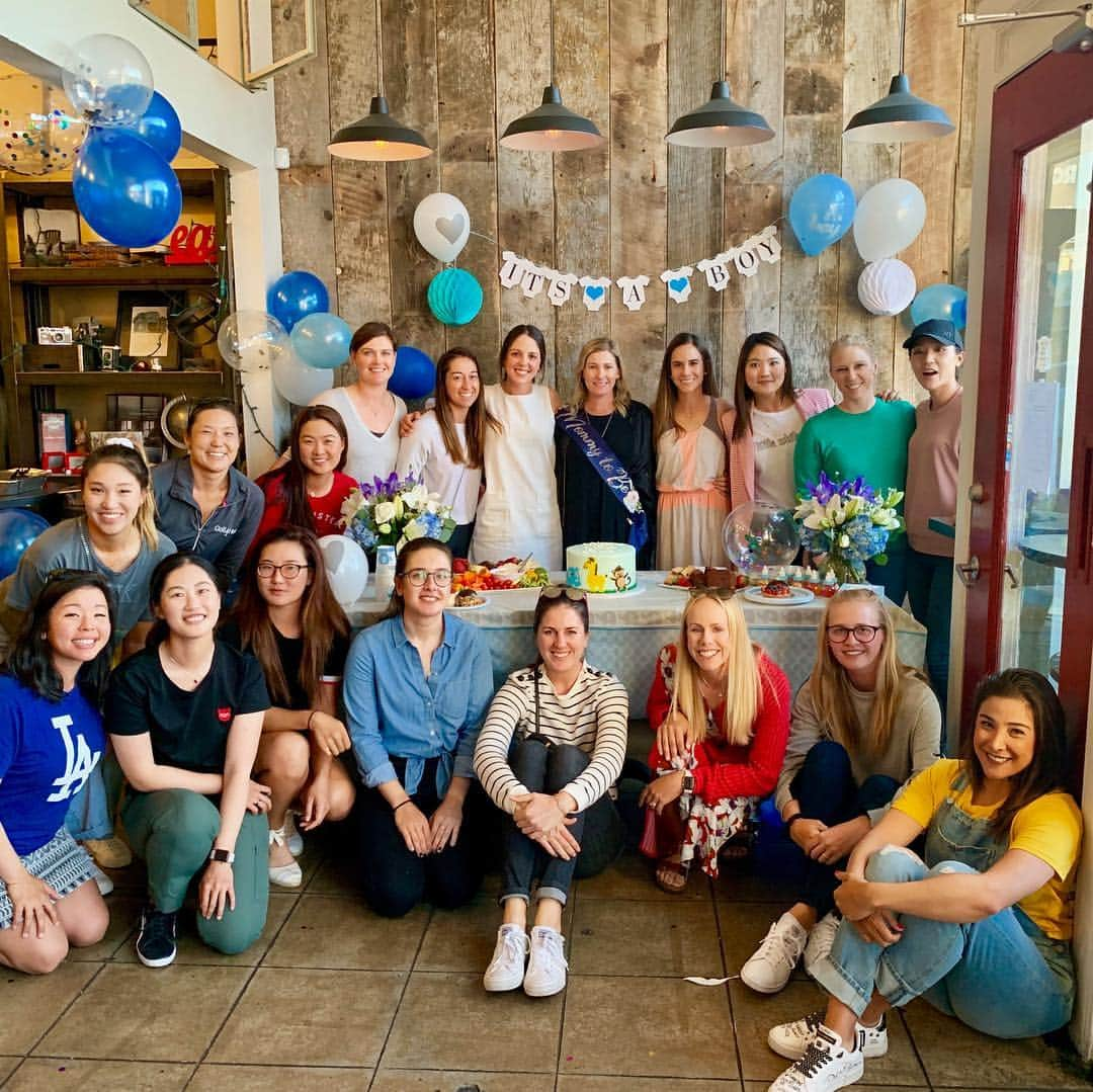 キャロライン・マッソンさんのインスタグラム写真 - (キャロライン・マッソンInstagram)「Good times celebrating this awesome Mommy to be🤗 @sarahjanegolf #babyboy #babyshower」4月23日 14時24分 - caro_masson_