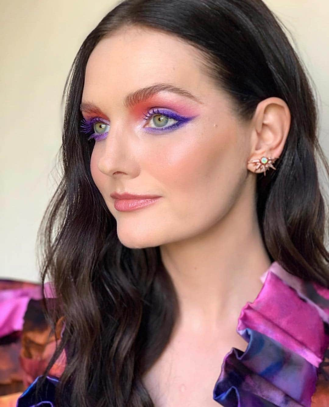 リディア・ハーストさんのインスタグラム写真 - (リディア・ハーストInstagram)「Tonight’s look inspired by the #InfinityStones for the premiere of the @Avengers Endgame ❤️🧡💛💙💚💜」4月23日 14時49分 - lydiahearst