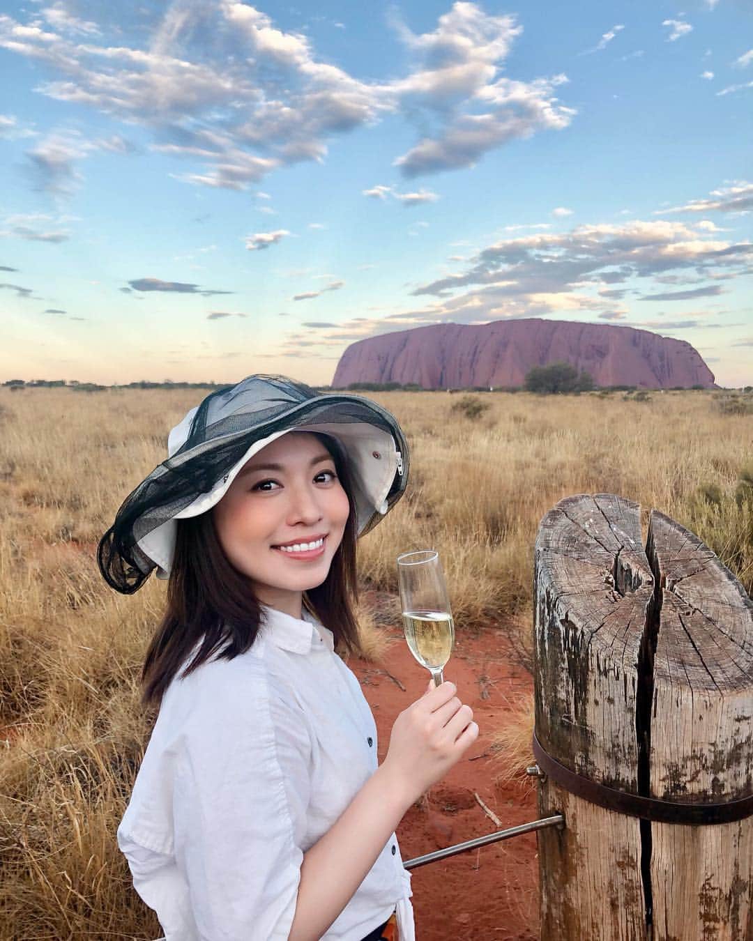 佐々木真奈美のインスタグラム：「✅ Uluru #uluru #ayersrock #australia #ウルル #エアーズロック #オーストラリア #オーストラリア旅行 #絶景 #世界遺産」