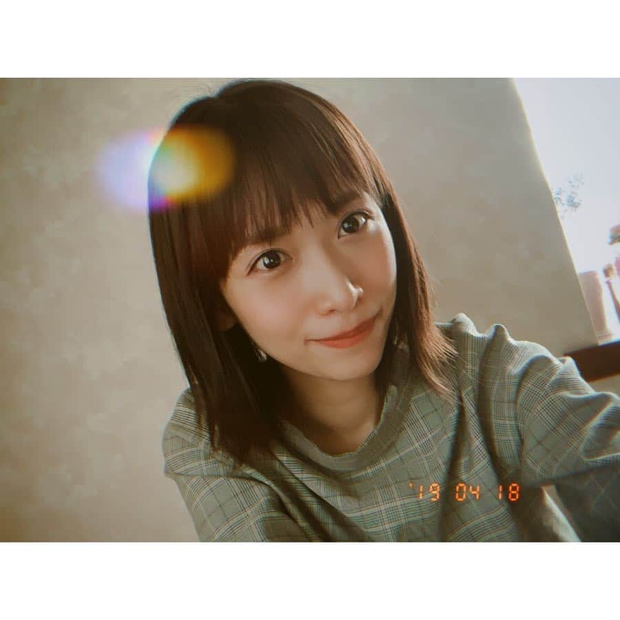 竹田愛のインスタグラム：「virgo(@hair_virgo)でのメンテナンス💇🏻‍♀️✨ 久しぶりに薄め前髪にしてスッキリ！ カラーはアッシュグレーがベースの伊藤さん(@virgo_ashera)オリジナルカラーだよ♡  最近色んなアプリを試してて、これはSODAってアプリの"Film"というフィルターで撮ってみました📸 色味もキレイでよき♡  #virgo #原宿 #サロン #アッシュグレー #ショートボブ #ボブ女子 #ショートカッ党 #ショートボブ女子  #ヘアスタイル #hairstyle  #漏れなく盛れます #sodacam #SODA」