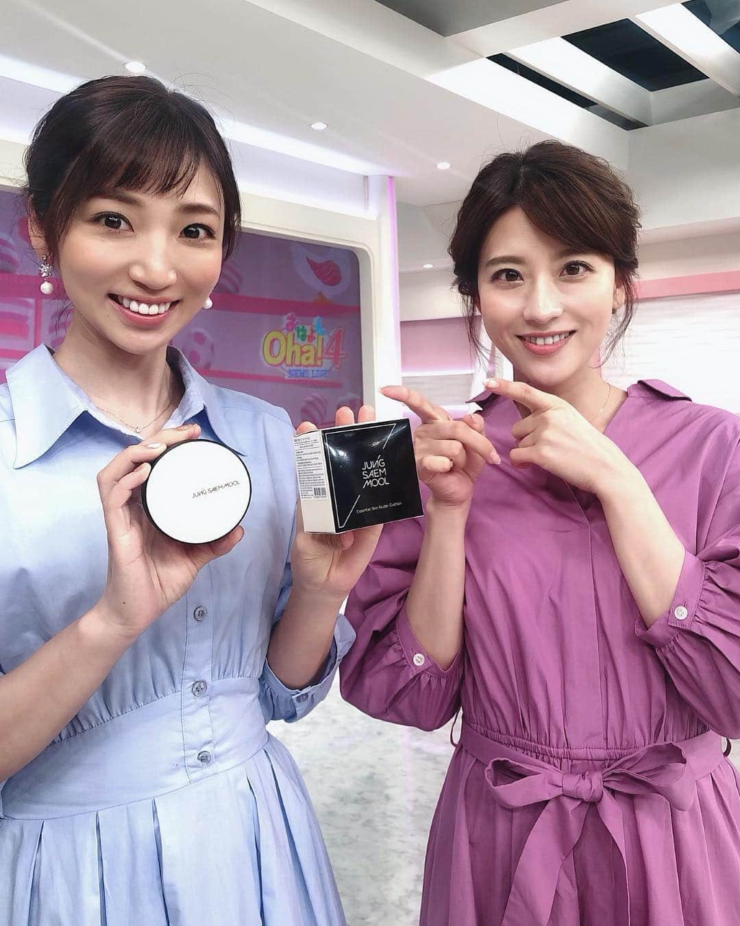 のインスタグラム：「﻿ 弾丸で韓国に行ってきた郡ちゃんに、﻿ 欲しかった化粧品を﻿ 頼んで買ってきてもらいましたー🙋✨﻿ ﻿ ジョンセンムルのクッションファンデ。﻿ 前から気になってたんだけども、﻿ 日本だとネットでしか買えないし﻿ しかも割高だから迷ってたんですよねー。﻿ ﻿ しかし今朝早速使ってみたら、﻿ ツヤも出るしカバー力もあるし﻿ 肌の色にぴったりだしめちゃくちゃ良い🐥﻿ ﻿ 替えのリフィルも付いててお得だわ❣️﻿ ﻿ ほんと助かるー‼︎郡ちゃんありがとう🙏✨﻿ ﻿ #oha4  #jungsaemmool #ジョンセンムル #クッションファンデ」